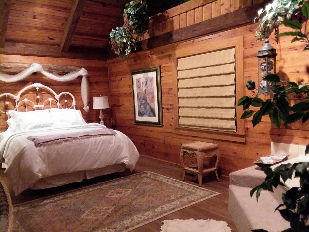 Cherokee Mountain Log Cabins 유레카 스프링스 외부 사진